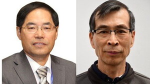 Professor Guochun Zhao (left) and Professor Min Sun